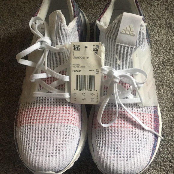 UltraBOOST 19 - Picture 1 of 1